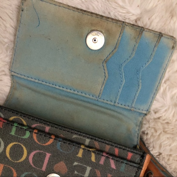 Dooney and Bourke VNTG wallet - Picture 3 of 3